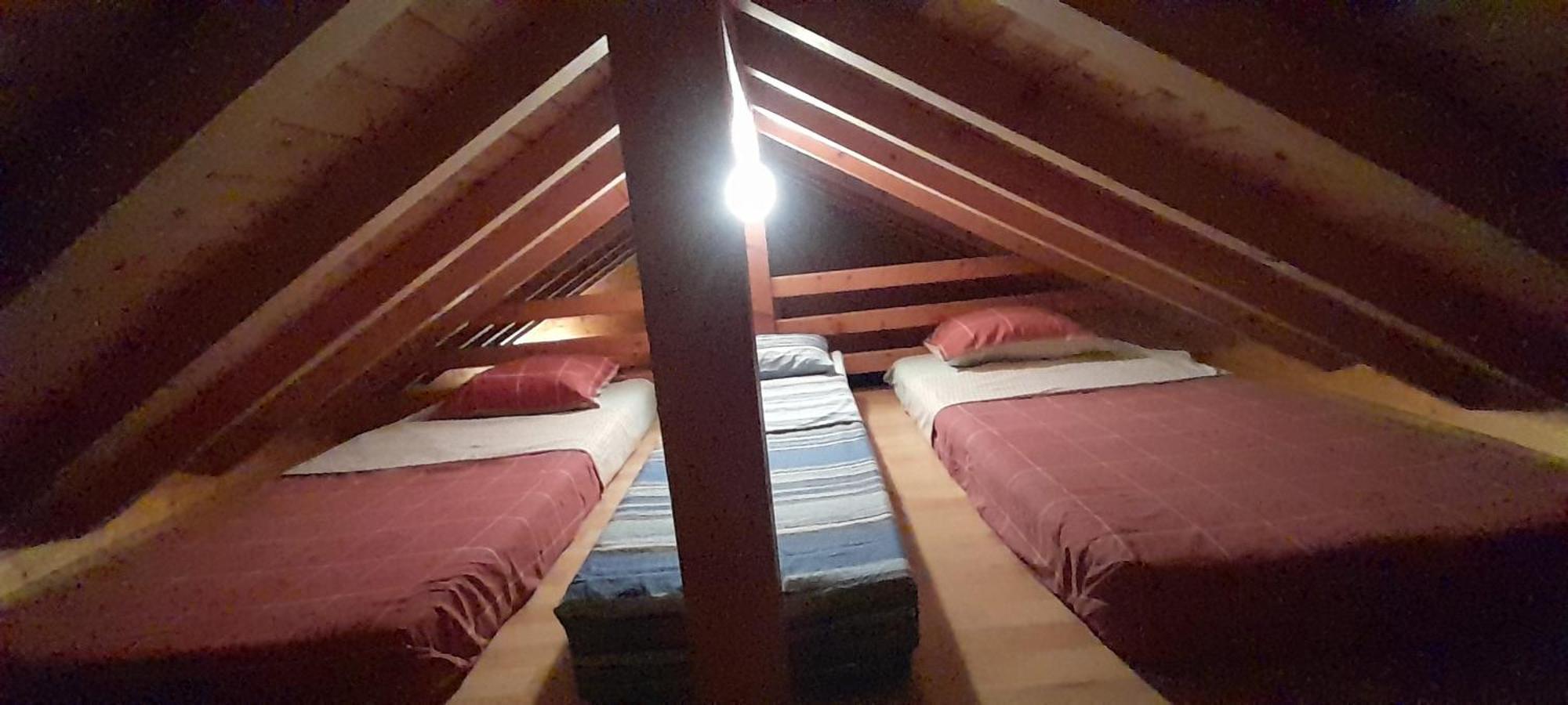 Location Type Gite, Chambre D'Hote, Meuble De Tourisme Dans Joli Petit Chalet Typique Et Ou Jolie Roulotte Type Boheme Waldighoffen Kültér fotó