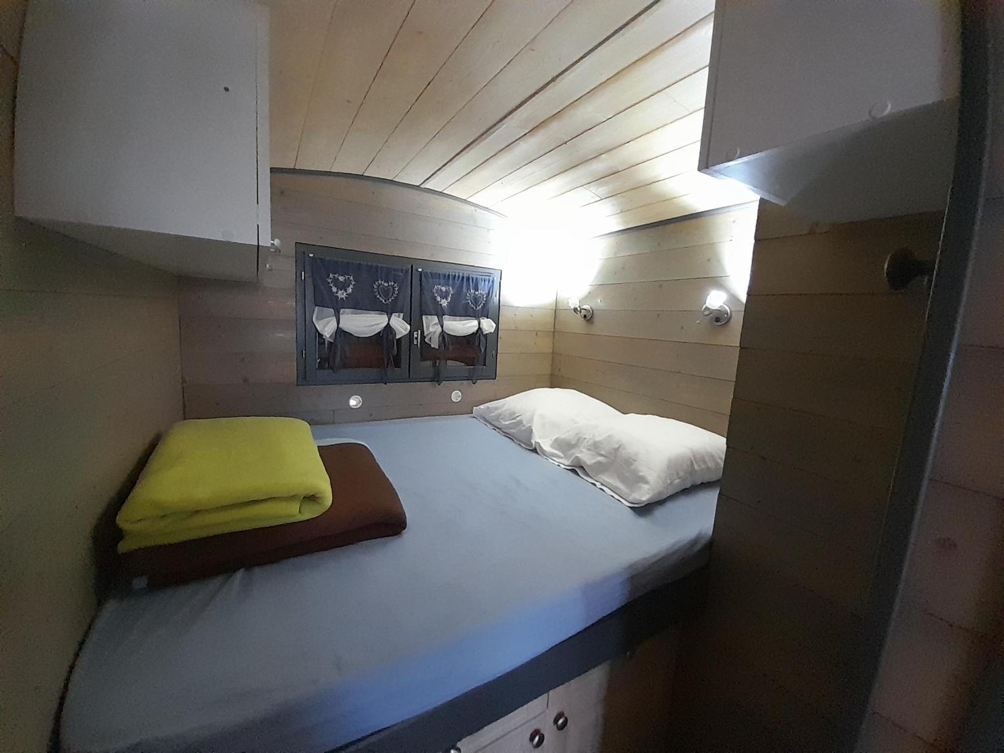 Location Type Gite, Chambre D'Hote, Meuble De Tourisme Dans Joli Petit Chalet Typique Et Ou Jolie Roulotte Type Boheme Waldighoffen Kültér fotó