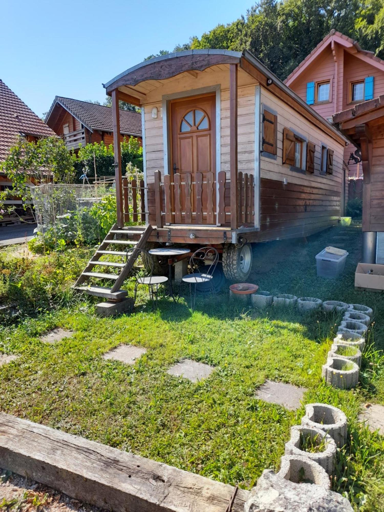 Location Type Gite, Chambre D'Hote, Meuble De Tourisme Dans Joli Petit Chalet Typique Et Ou Jolie Roulotte Type Boheme Waldighoffen Kültér fotó