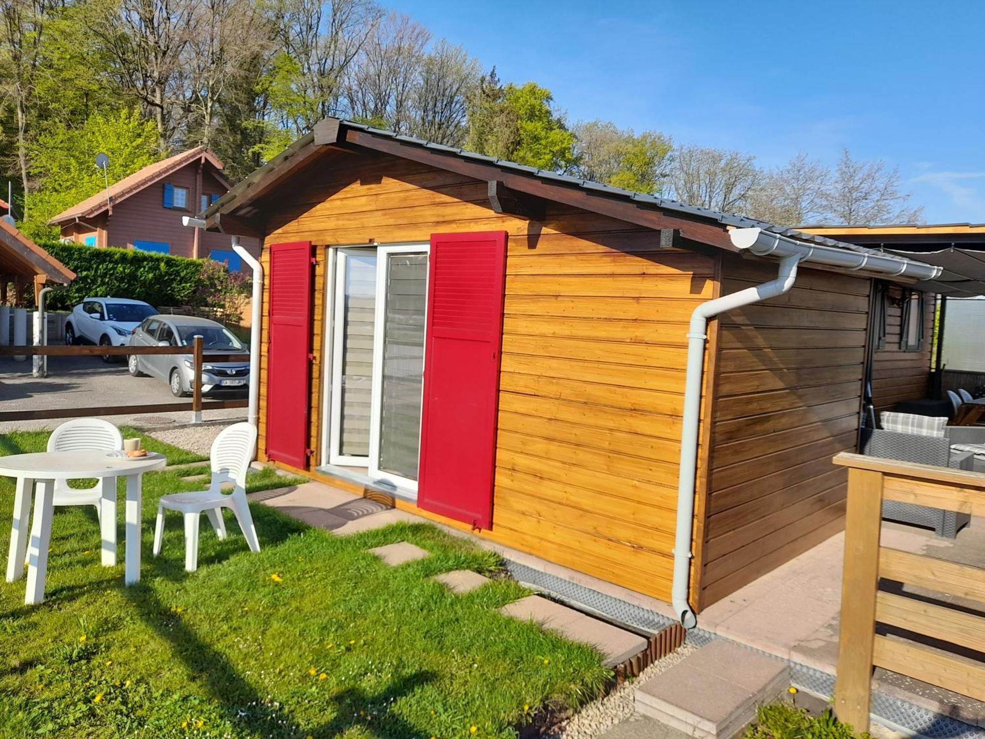 Location Type Gite, Chambre D'Hote, Meuble De Tourisme Dans Joli Petit Chalet Typique Et Ou Jolie Roulotte Type Boheme Waldighoffen Kültér fotó